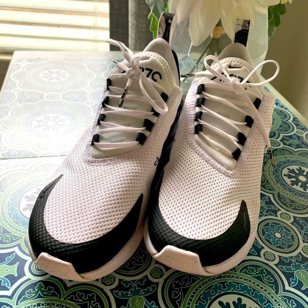 Nike woman’s sneakers